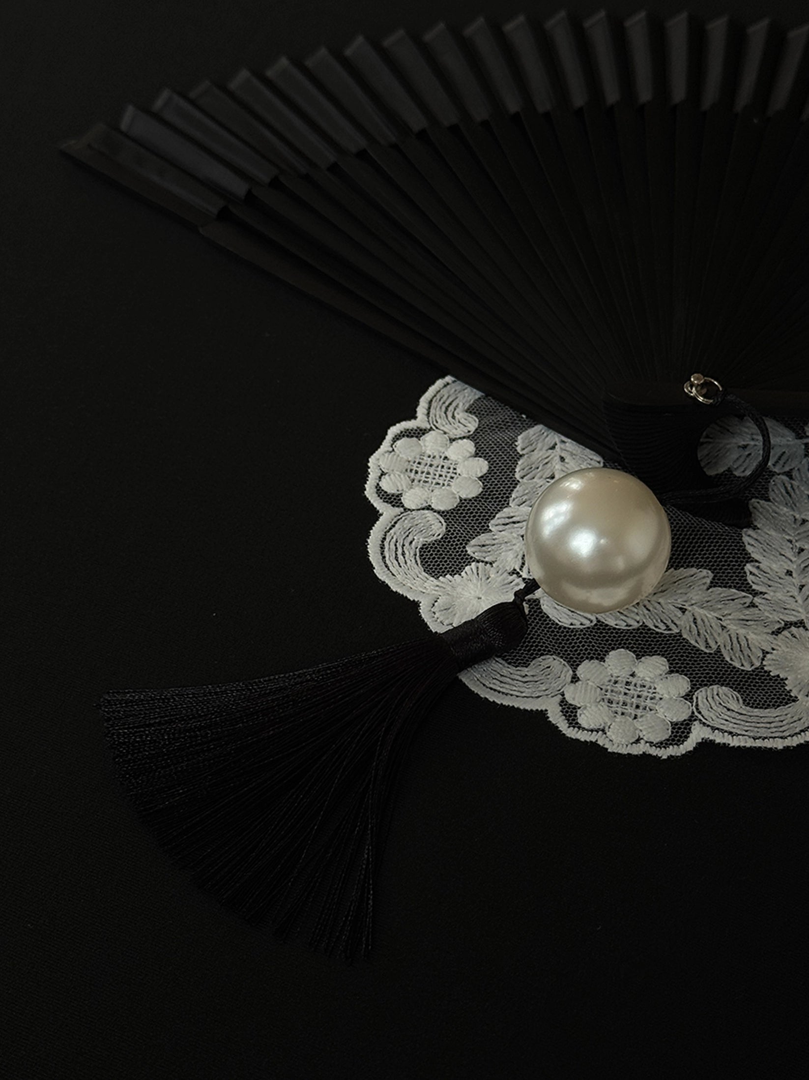 Pearl Tassel Hand Fans by Lune 1860
