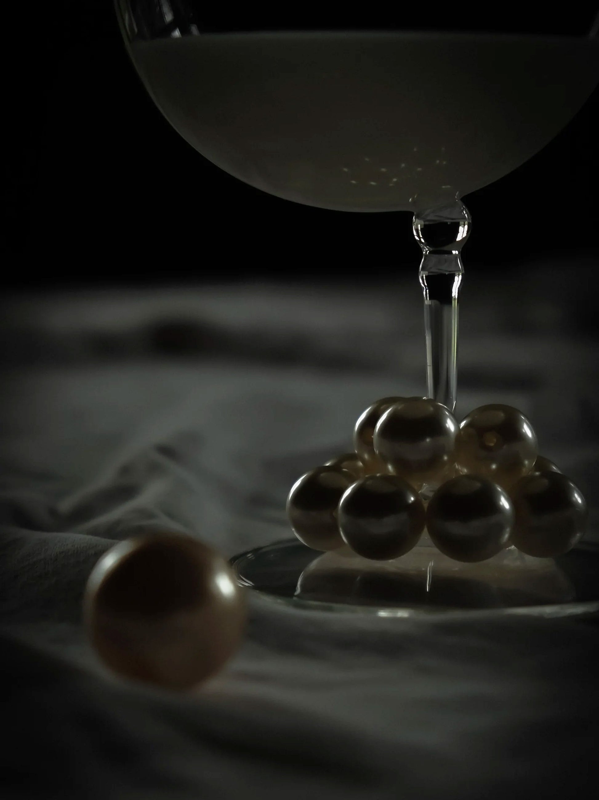 Large Bubble Wine Glass by Kanz Architetti